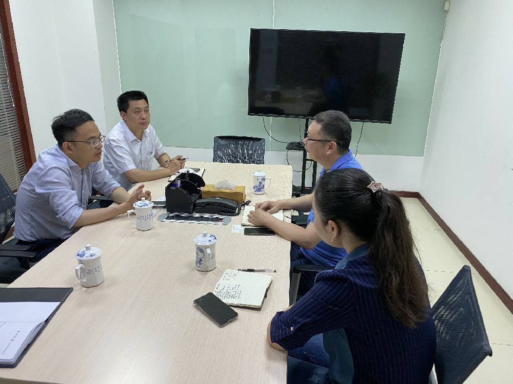 无锡市工信局领导来爱游戏ayx官方网页-爱游戏(中国)科技开展“三联三解”活动